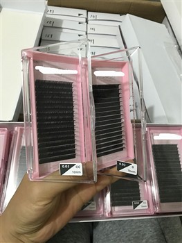 Uusi tilaus 300 kpl klassisia ripsienpidennyksiä